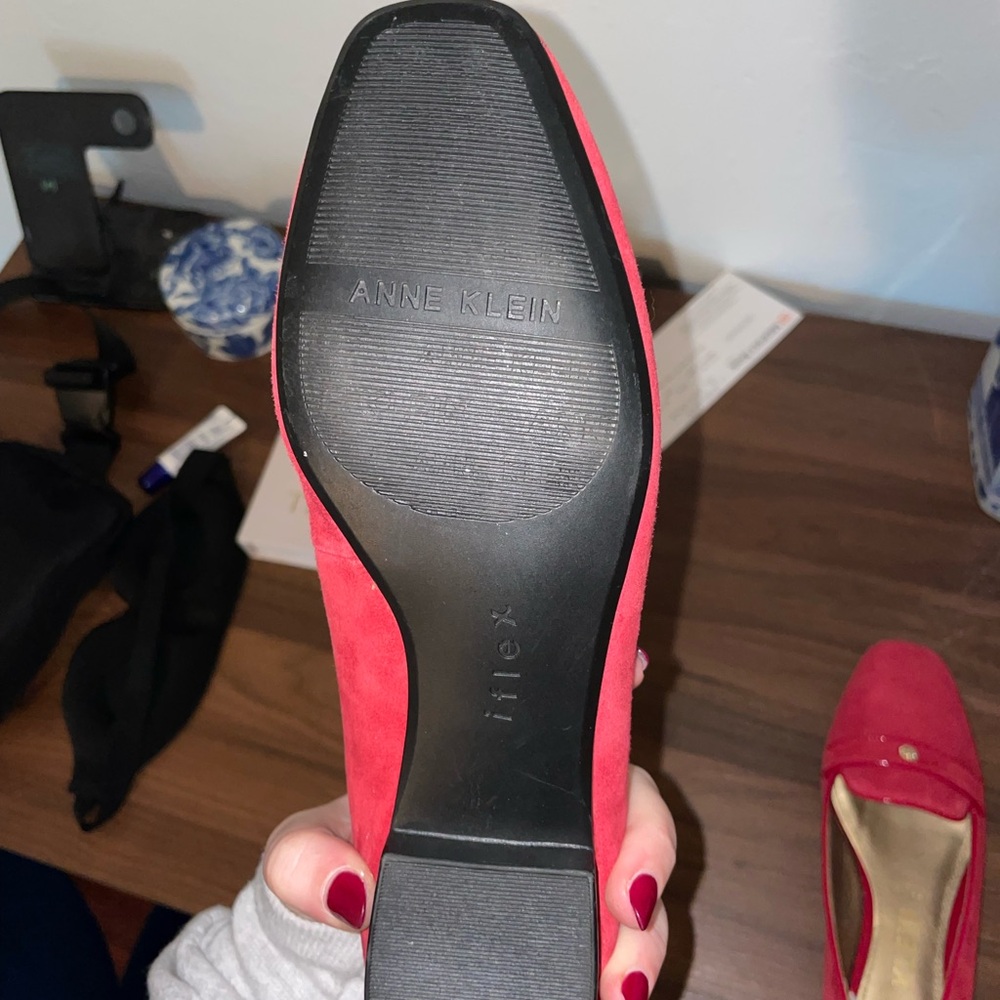 Red flats - Picture 4 of 4